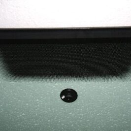 PARABREZZA INCAPSULATO C/PROFILO INFERIORE VERDE ACUSTICO C/FASCIA GRIGIA+FINESTRELLA PER VW TIGUAN 09/2007>05/2011