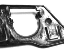 STAFFA PARAURTI ANTERIORE CENTRALE DX PER LANCIA Y 06/2011> [OE 51839922]