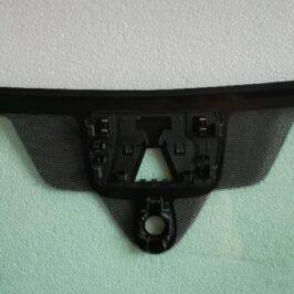 PARABREZZA VERDE INCAPSULATO ACUSTICO C/SENSORE+CAMERA PER AUDI Q3 07/2018> OE 83A845099ENVB