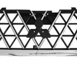 GRIGLIA RADIATORE CROMATA-NERA PER MITSUBISHI L200 01/2001>12/2003 [OE MR523854]