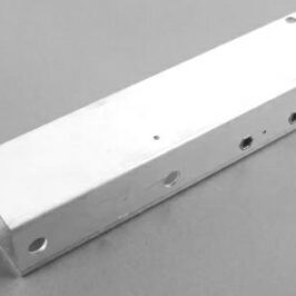 STAFFA RINFORZO PARAURTI ANTERIORE DX PER BMW S5 F10-F11 01/2010>05/2013> [OE 51117158874]