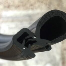 GUARNIZIONE PORTA ANTERIORE DX-SX PER IVECO