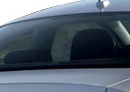 LUNOTTO VERDE TERMICO C/ANTENNA 7PIN PER AUDI A5 SPORTBACK 01/2009> ECONOMICO OE 8T8845501FNVB