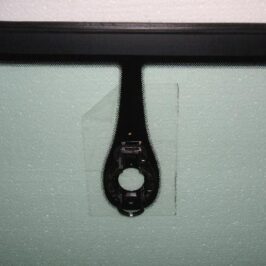 PARABREZZA INCAPSULATO VERDE SENSORE+VIN PER AUDI A3 04/2012>12/2019 OE 8V3845099D