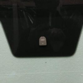 PARAREZZA VERDE C/VIN PER HYUNDAI i20 08/2020> OE 86110Q0040