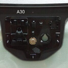 PARABREZZA INCAPSULATO VERDE SENSORE+CAMERA PER MASERATI LEVANTE 2016> OE 673008230