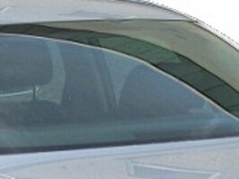 LUNOTTO INCAPSULATO VERDE TERMICO C/SUPPORTO ANTENNA 2PIN PER AUDI A4 BERLINA 10/2000>11/2007 OE 8E5845501TNVB