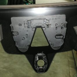 PARABREZZA VERDE ACUSTICO SENSORE +CAMERA +PROFILO INFERIORE PER AUDI Q8 2018> OE 4M8845099ANVB