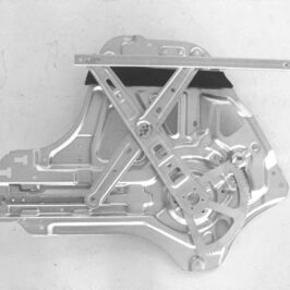 MECCANISMO DX ALZACRISTALLO ELETTRICO ANTERIORE PER KIA CARNIVAL 09/2006> [OE 824044D010]
