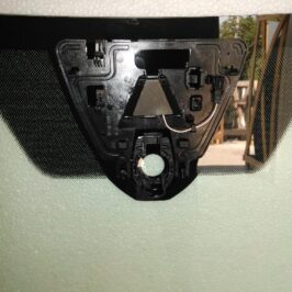 PARABREZZA INCAPSULATO VERDE C/SENSORE+CAMERA PER VW T-ROCC 01/2019>