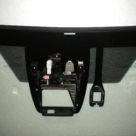 PARABREZZA INCAPSULATO VERDE ACUSTICO C/CAMERA SERIGRAFIA MODIFICATA PER TOYOTA AURIS 10/2012>