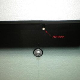 PARABREZZA INCAPSULATO VERDE C/FASCIA GRIGIA+ANTENNA+FINESTRELLA PER VW TRANSPORTER T5 09/2003>12/2014