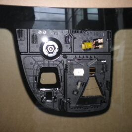 PARABREZZA INCAPSULATO VERDE SENSORE+CAMERA+SOLAR CONTROL PER INFINITI Q30 01/2016> OE 727005DF0B