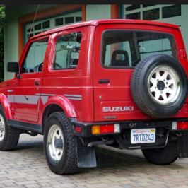 LUNOTTO CHIARO PER SUZUKI 410-413 TETTO IN LAMIERA 1982> OE 8457180122000