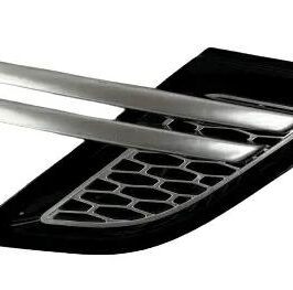GRIGLIA PARAFANGO ANTERIORE DX ARGENTO+CORNICE NERA LUCIDA+LISTELLI ARGENTO PER RANGE ROVER SPORT 04/2013> OE LR106235