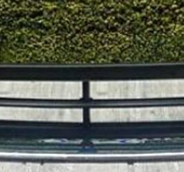 GRIGLIA PARAURTI ANTERIORE CENTRALE C/CROMATURA PER SKODA SUPERB 01/2008>12/2012 OE 3T08536779B9