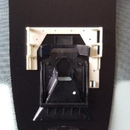 PARABREZZA INCAPSULATO VERDE C/SENSORE+CAMERA PER PEUGEOT 308 01/2013>