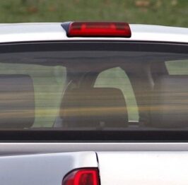 LUNOTTO VERDE TERMICO PER NISSAN NAVARA 2/4PORTE 01/2005> OE 79700EB304