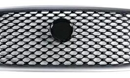 GRIGLIA RADIATORE NERA LUCIDA C/CORNICE ARGENTO PER JAGUAR XE 03/2015> OE T4N8035