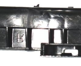 STAFFAPARAURTI ANTERIORE SX PER TOYOTA YARIS 01/2006>12/2010 OE 525360D030