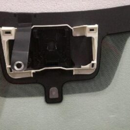 PARABREZZA INCAPSULATO VERDE ACUSTICO RISCALDATO C/SENSORE+CAMERA PER NISSAN JUKE 01/2019>